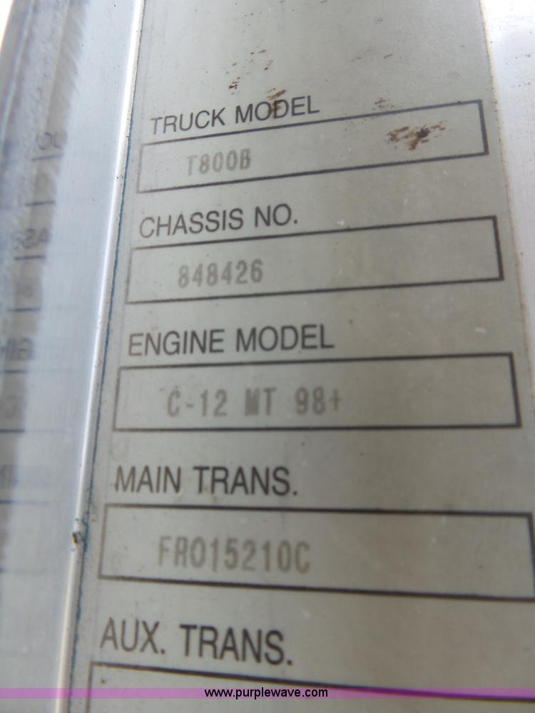 image for item L5479 2000 Kenworth T800B semi truck