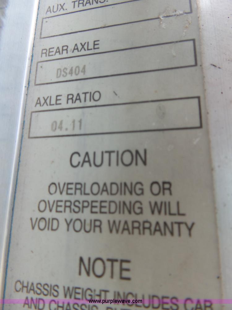 image for item L5479 2000 Kenworth T800B semi truck