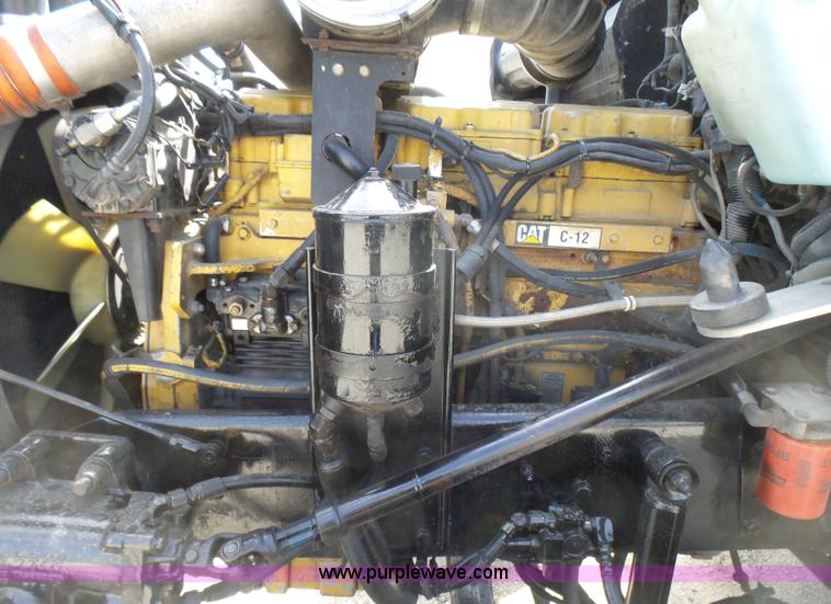 image for item L5480 2000 Kenworth T800B semi truck