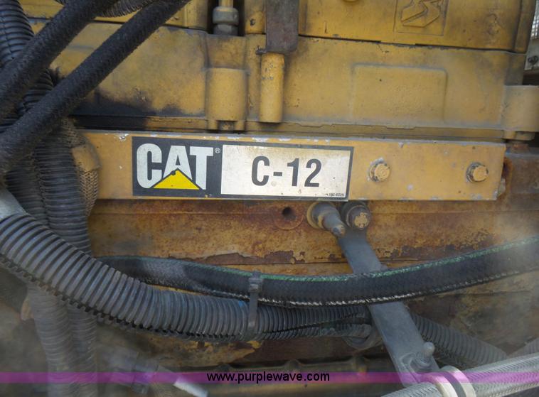 image for item L5480 2000 Kenworth T800B semi truck