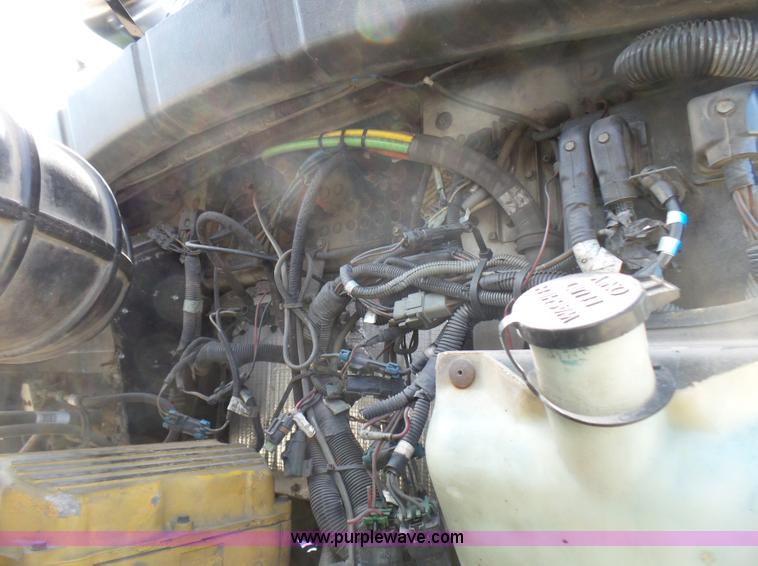 image for item L5480 2000 Kenworth T800B semi truck