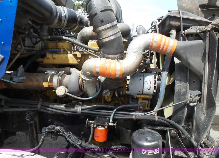 image for item L5480 2000 Kenworth T800B semi truck