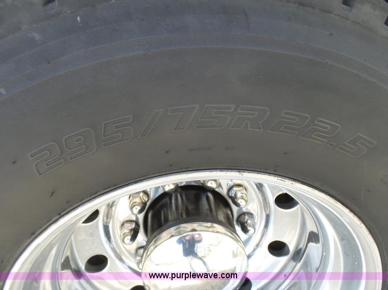 image for item L5480 2000 Kenworth T800B semi truck