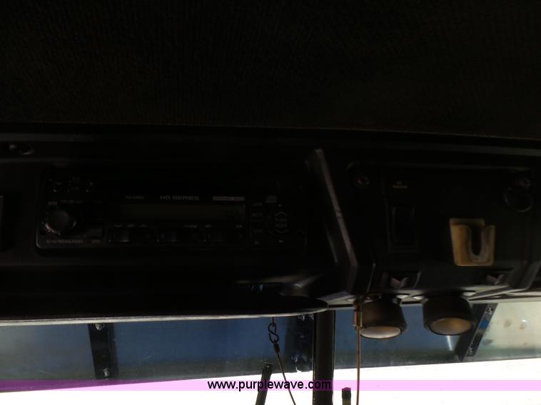 image for item L5480 2000 Kenworth T800B semi truck