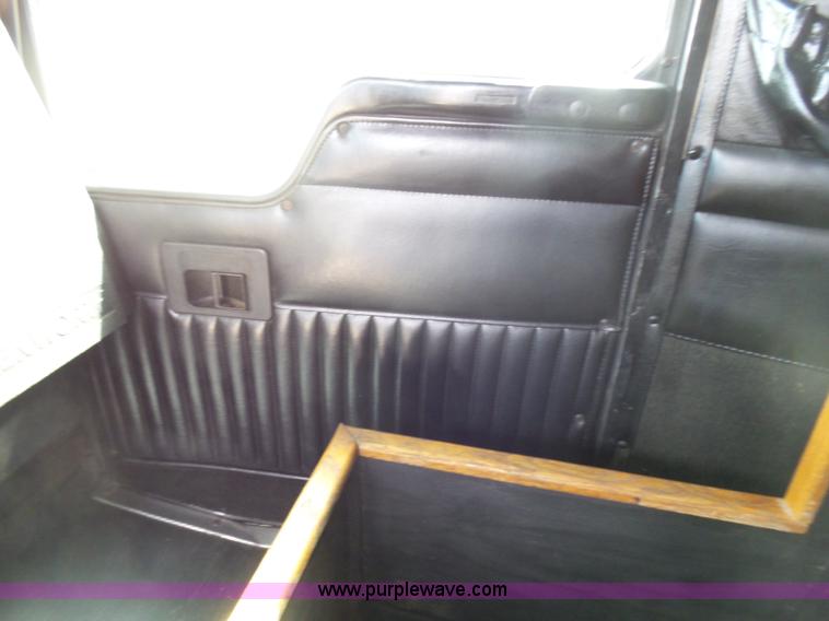 image for item L5480 2000 Kenworth T800B semi truck