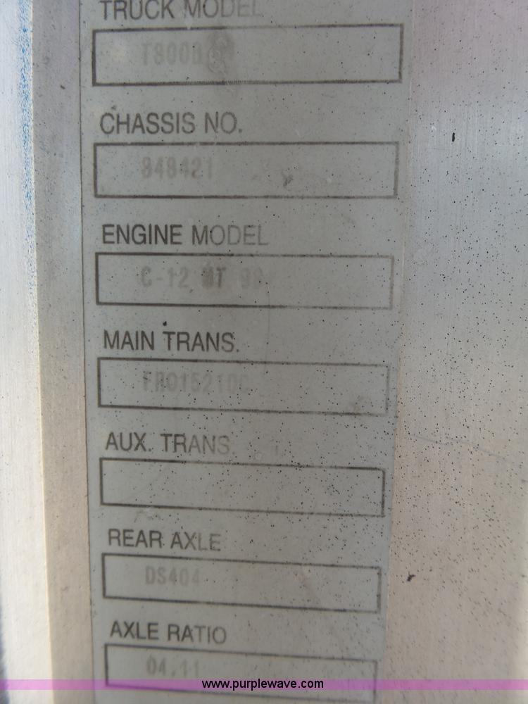 image for item L5480 2000 Kenworth T800B semi truck