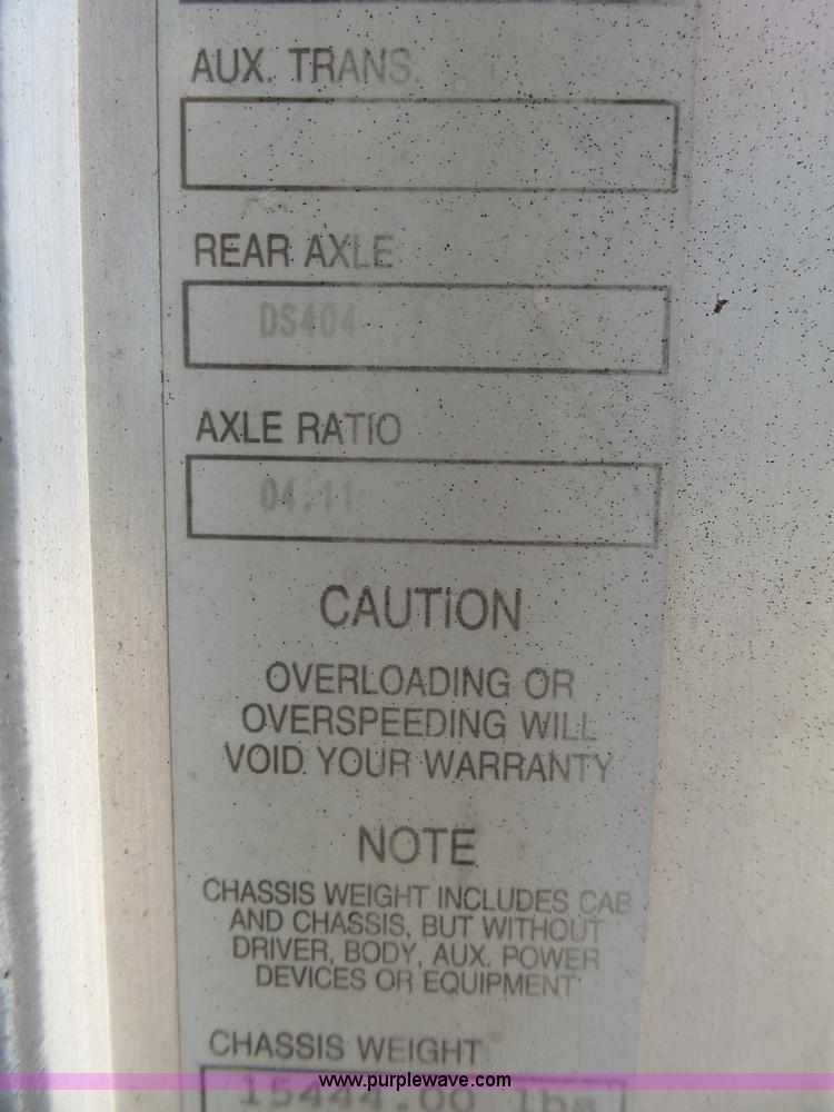 image for item L5480 2000 Kenworth T800B semi truck