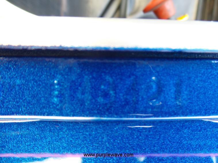 image for item L5480 2000 Kenworth T800B semi truck