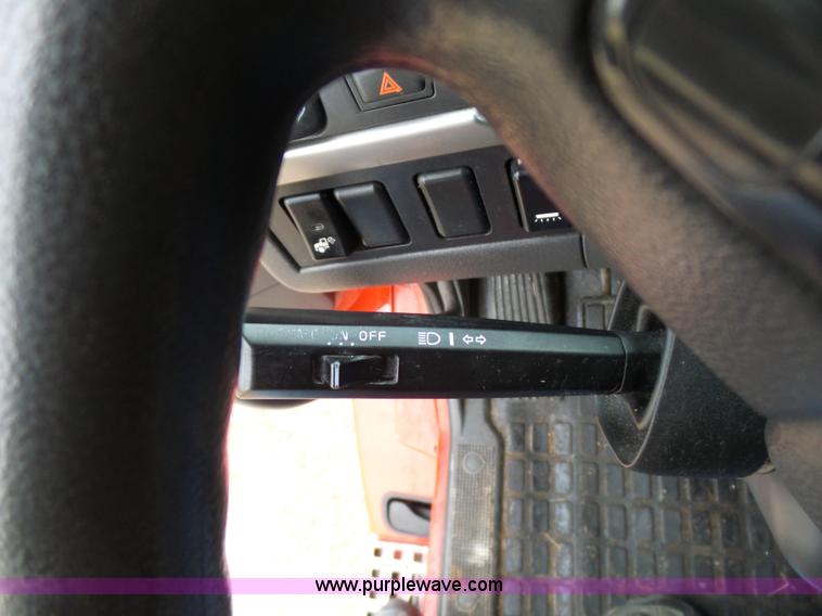 image for item L5759 2011 Volvo VNL semi truck