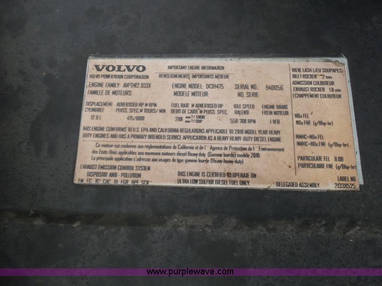 image for item L5759 2011 Volvo VNL semi truck