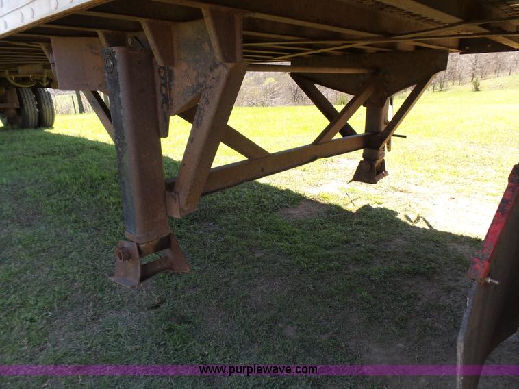 image for item L5794 2002 Wilkins OK2YA-2615-CFOA commodity trailer