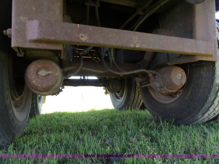 image for item L5794 2002 Wilkins OK2YA-2615-CFOA commodity trailer