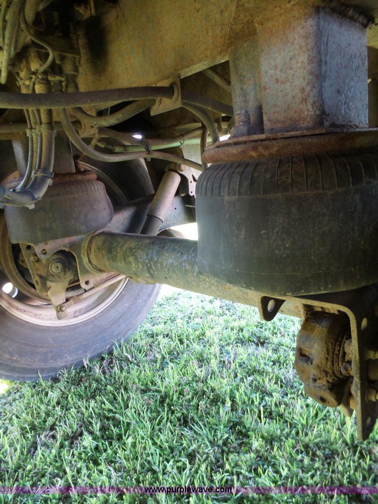 image for item L5794 2002 Wilkins OK2YA-2615-CFOA commodity trailer