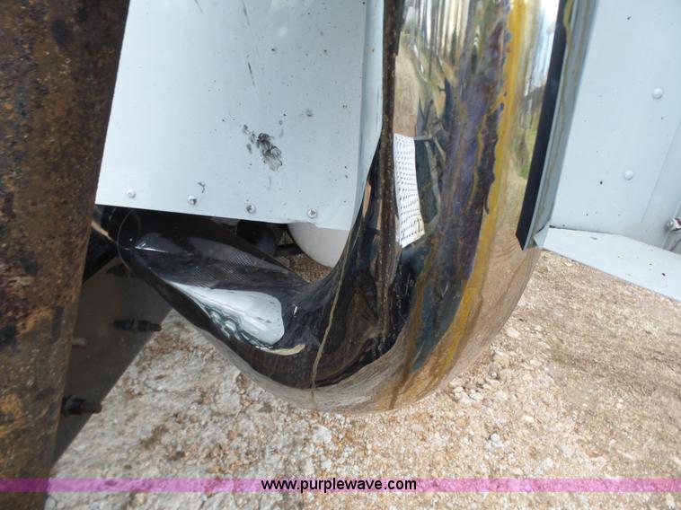 image for item L6274 2007 International 9400i semi truck