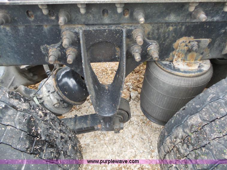 image for item L6274 2007 International 9400i semi truck