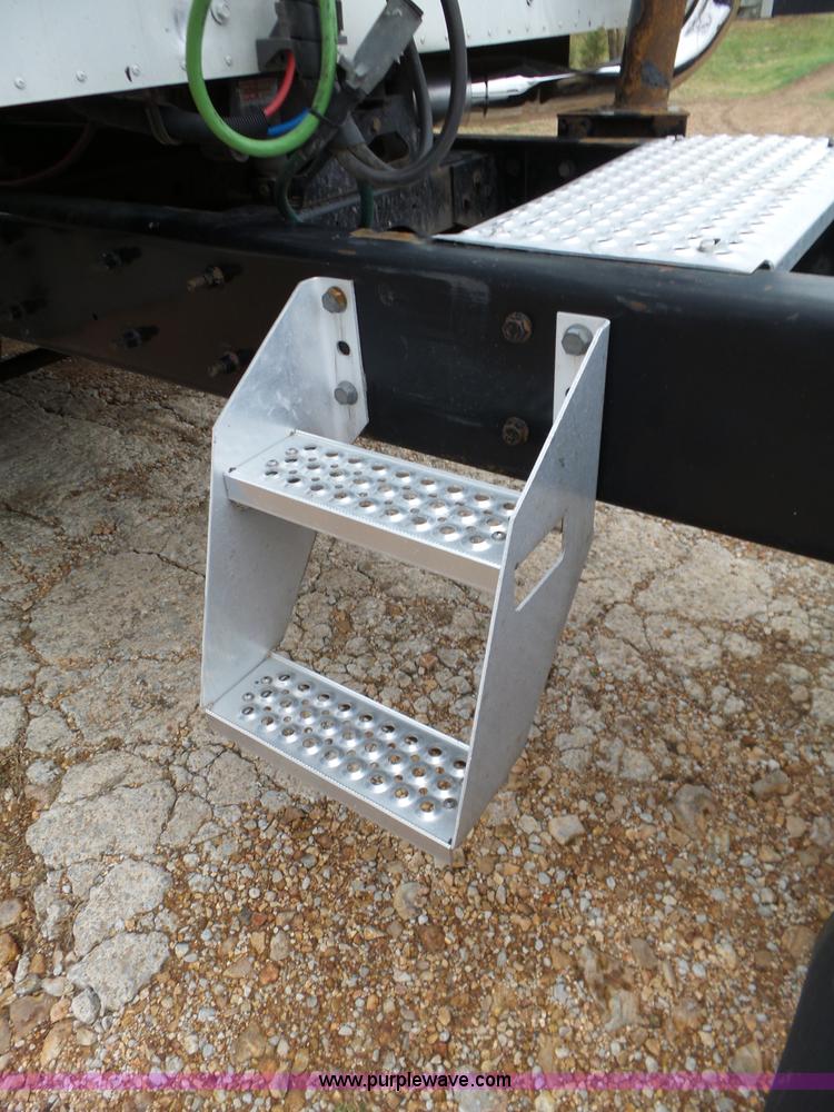 image for item L6274 2007 International 9400i semi truck