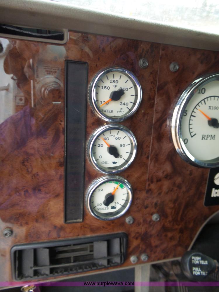 image for item L6274 2007 International 9400i semi truck