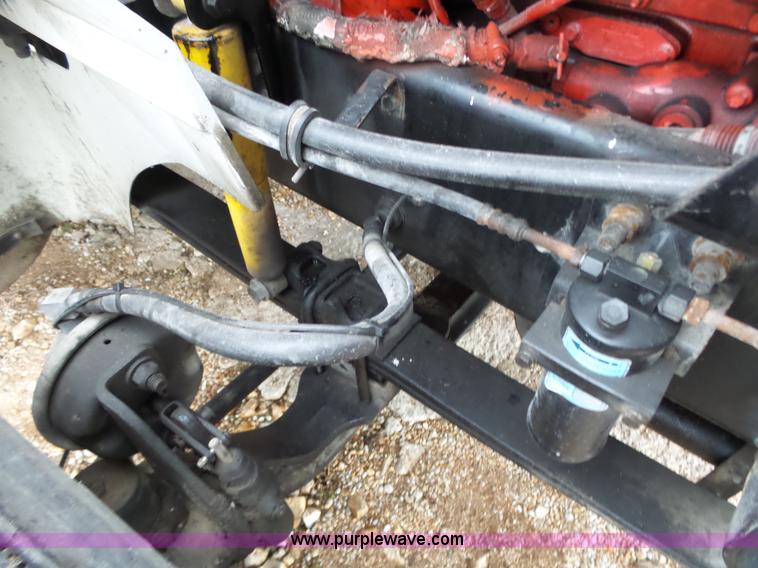 image for item L6274 2007 International 9400i semi truck