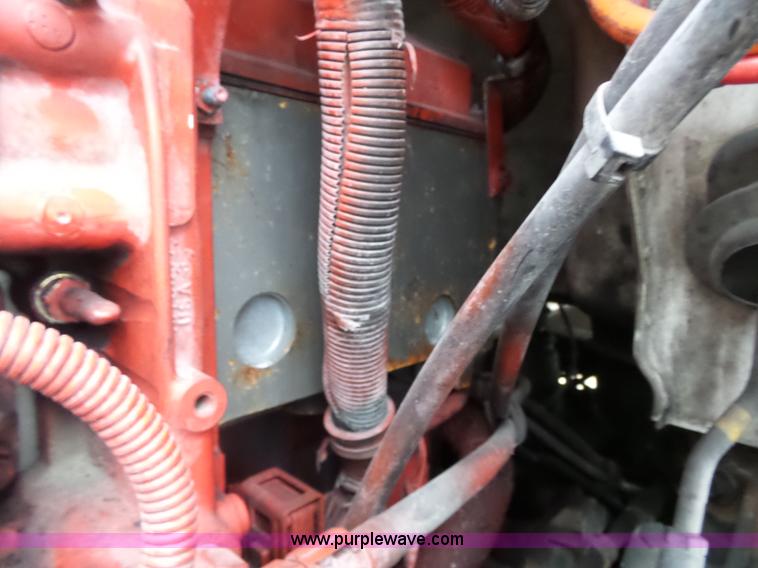 image for item L6274 2007 International 9400i semi truck