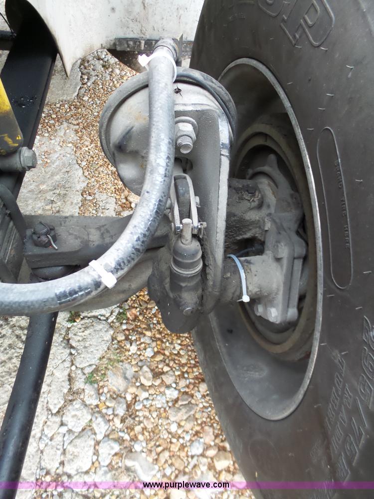 image for item L6274 2007 International 9400i semi truck