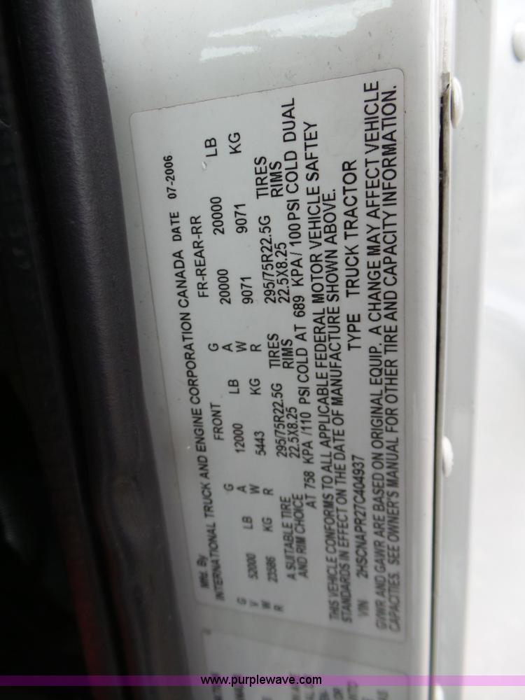 image for item L6274 2007 International 9400i semi truck