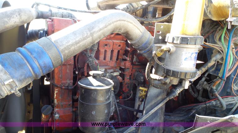 image for item L6511 2003 International 9400i semi truck