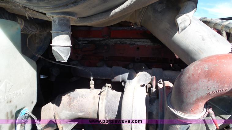 image for item L6511 2003 International 9400i semi truck