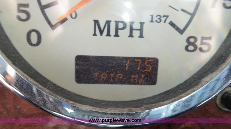 image for item L6511 2003 International 9400i semi truck