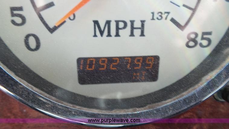 image for item L6511 2003 International 9400i semi truck