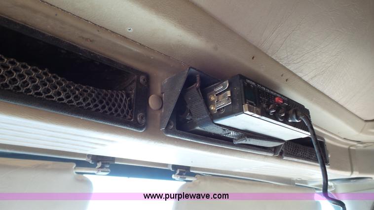 image for item L6511 2003 International 9400i semi truck