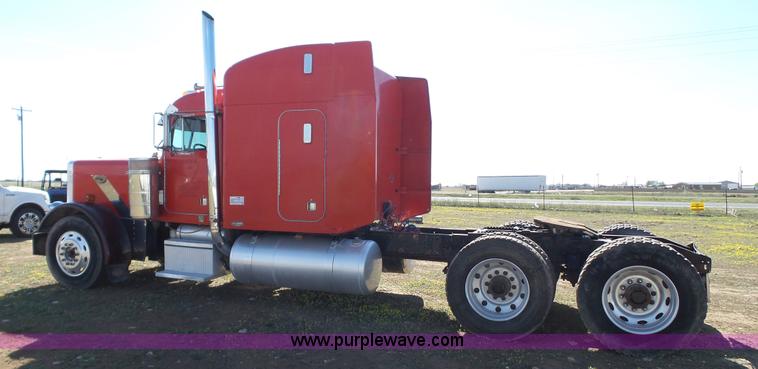 image for item L6512 1997 Peterbilt 379 semi truck