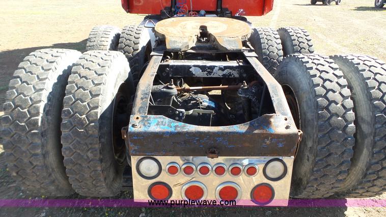 image for item L6512 1997 Peterbilt 379 semi truck