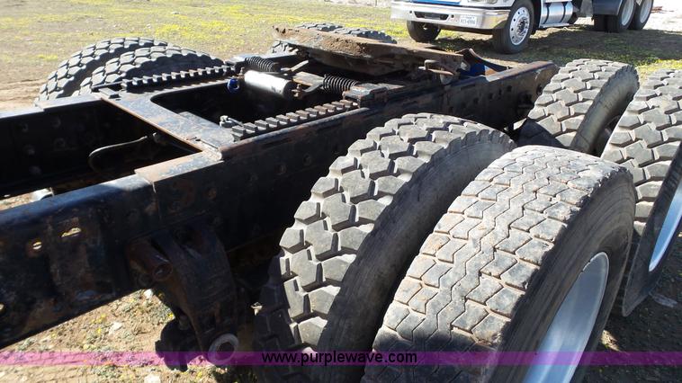 image for item L6512 1997 Peterbilt 379 semi truck