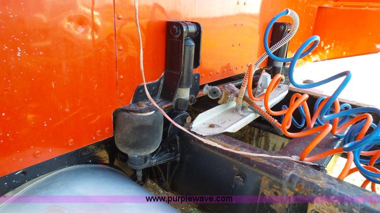 image for item L6512 1997 Peterbilt 379 semi truck