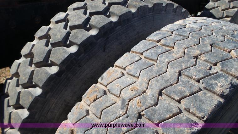 image for item L6512 1997 Peterbilt 379 semi truck