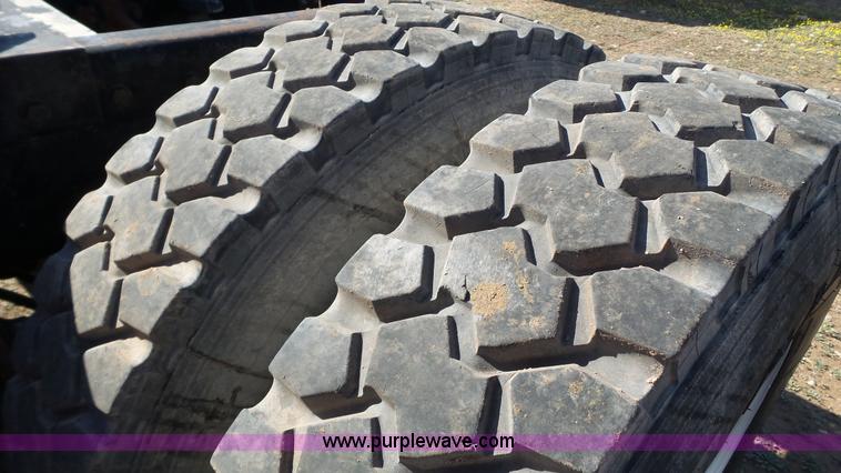 image for item L6512 1997 Peterbilt 379 semi truck