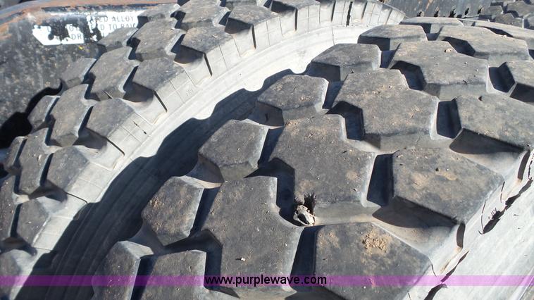 image for item L6512 1997 Peterbilt 379 semi truck