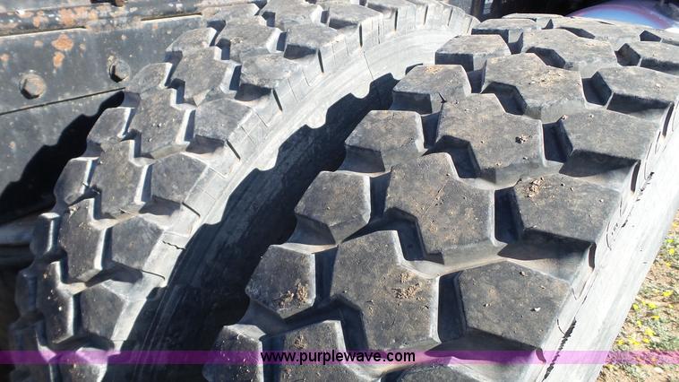 image for item L6512 1997 Peterbilt 379 semi truck