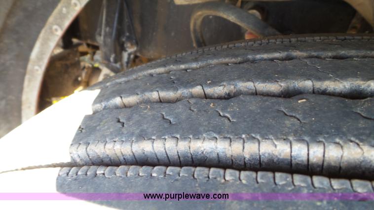 image for item L6512 1997 Peterbilt 379 semi truck