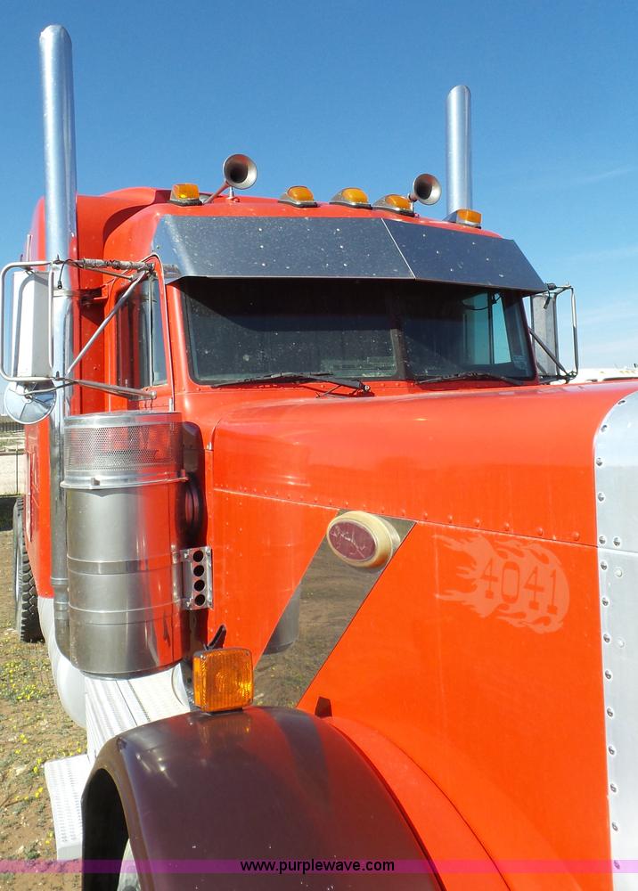 image for item L6512 1997 Peterbilt 379 semi truck