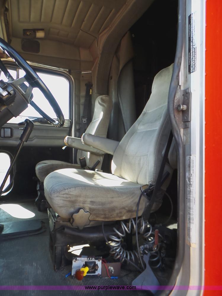 image for item L6512 1997 Peterbilt 379 semi truck