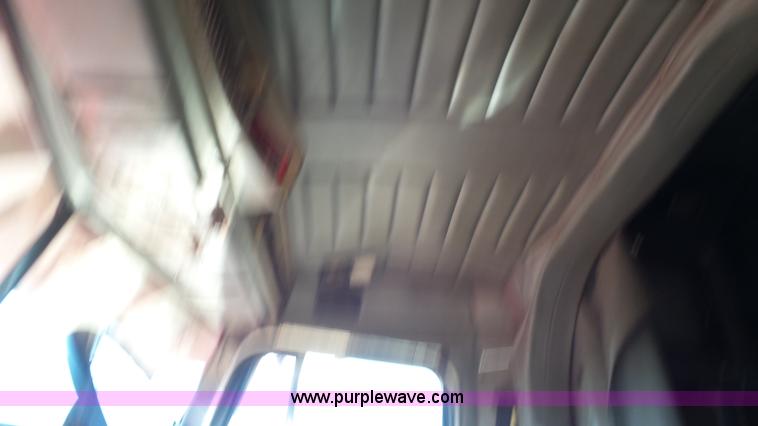 image for item L6512 1997 Peterbilt 379 semi truck