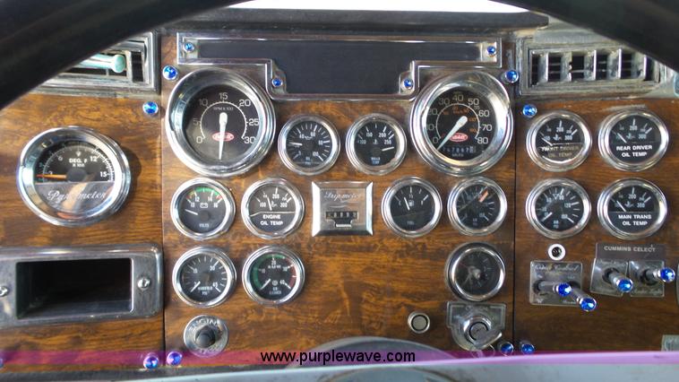 image for item L6512 1997 Peterbilt 379 semi truck