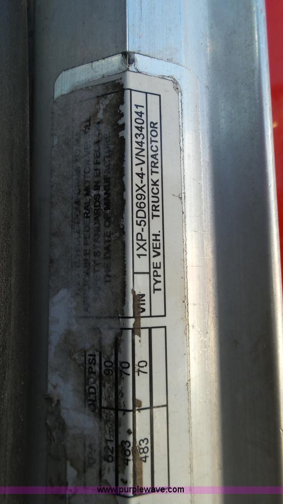 image for item L6512 1997 Peterbilt 379 semi truck