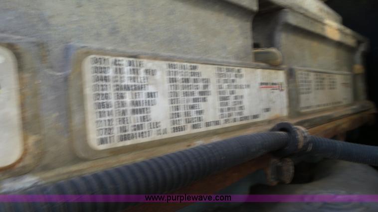 image for item L6513 1999 International 9200 semi truck