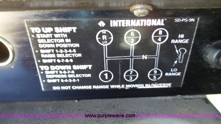 image for item L6513 1999 International 9200 semi truck