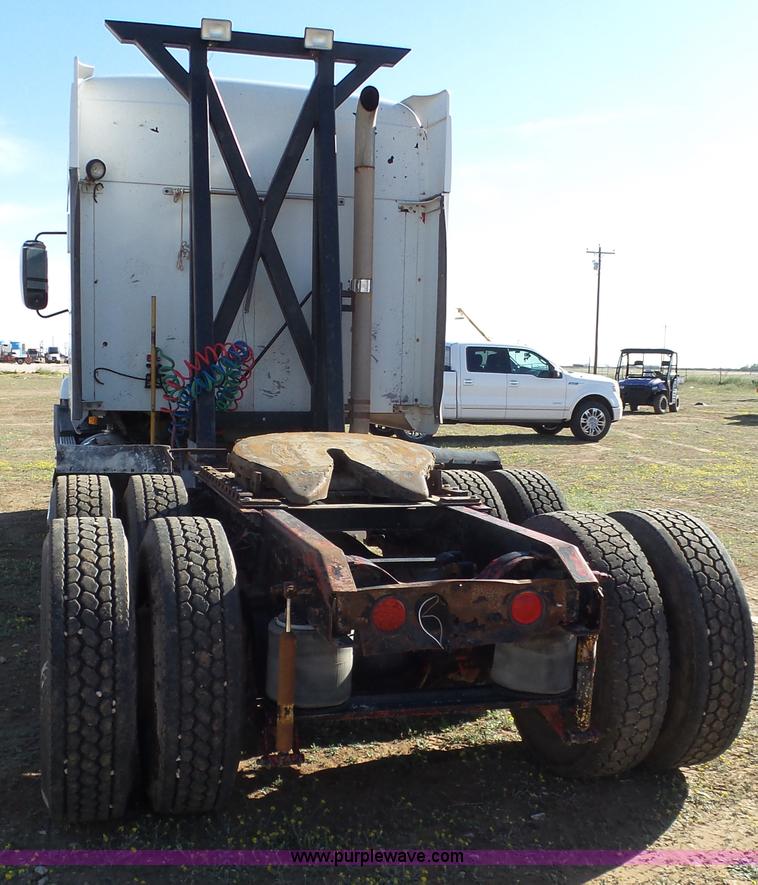 image for item L6514 2000 Mack CX613 semi truck