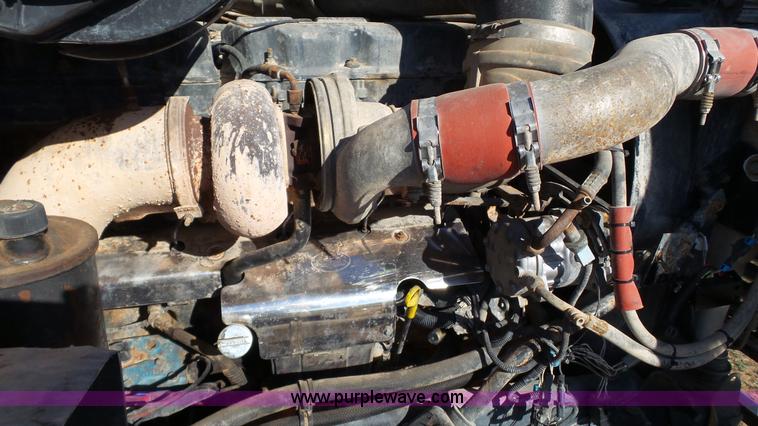 image for item L6514 2000 Mack CX613 semi truck