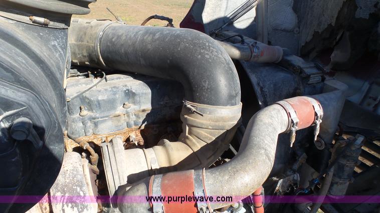 image for item L6514 2000 Mack CX613 semi truck