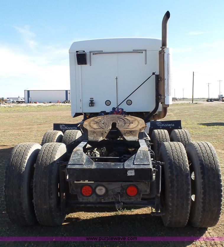 image for item L6515 2001 Mack CX613 semi truck